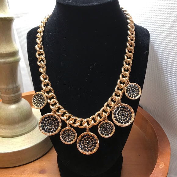 NWT Sparkling Sage Goldtone Necklace w/Circle Drop - Picture 3 of 9